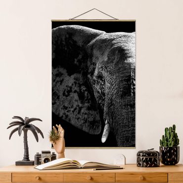 Stoffbild mit Posterleisten - Afrikanischer Elefant schwarz-weiß - Hochformat 2:3