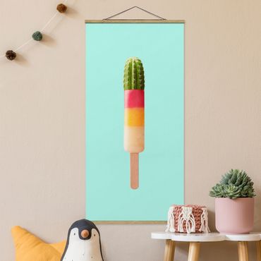 Stoffbild mit Posterleisten - Jonas Loose - Eis mit Kaktus - Hochformat 1:2