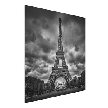 Forex Fine Art Print - Eiffelturm vor Wolken schwarz-weiß - Quadrat 1:1