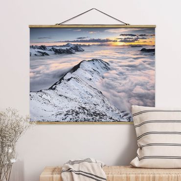 Stoffbild mit Posterleisten - Blick über Wolken und Berge - Querformat 4:3
