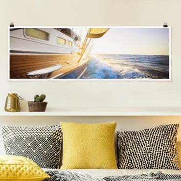 Poster - Segelboot auf blauem Meer bei Sonnenschein - Panorama Querformat