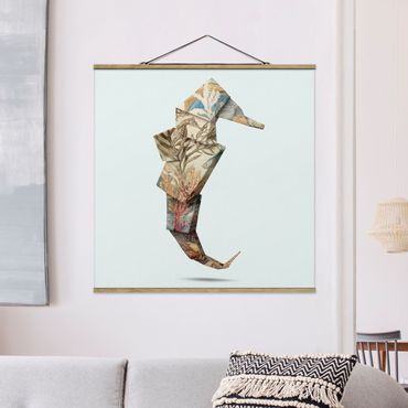 Stoffbild mit Posterleisten - Jonas Loose - Origami Seepferdchen - Quadrat 1:1