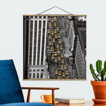 Stoffbild mit Posterleisten - Taxiverkehr in Manhattan - Quadrat 1:1