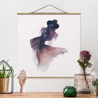Stoffbild mit Posterleisten - Jonas Loose - Fisch mit Galaxie - Quadrat 1:1
