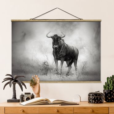 Stoffbild mit Posterleisten - Staring Wildebeest - Querformat 3:2