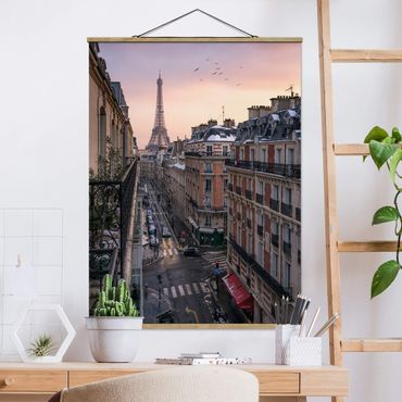 Stoffbild mit Posterleisten - Eiffelturm bei Sonnenuntergang - Hochformat 3:4