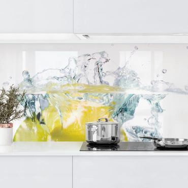 Küchenrückwand - Zitrone und Limette im Wasser