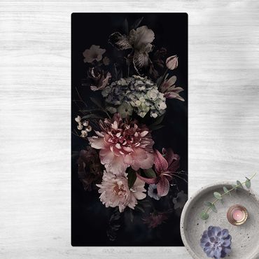 Kork-Teppich - Blumen mit Nebel auf Schwarz - Hochformat 1:2