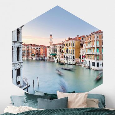 Hexagon Mustertapete selbstklebend - Canale Grande Blick von der Rialtobrücke Venedig
