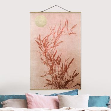 Stoffbild mit Posterleisten - Goldene Sonne mit Rosa Bambus - Hochformat 2:3