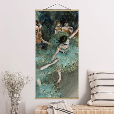 Stoffbild mit Posterleisten - Edgar Degas - Tänzerinnen in Grün - Hochformat 1:2