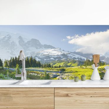 Küchenrückwand Natur & Landschaft - Bergwiese mit blauen Blumen vor Mt. Rainier