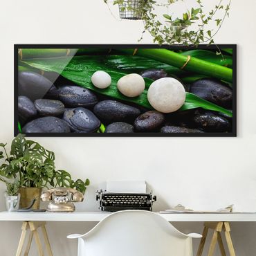 Bild mit Rahmen - Grüner Bambus mit Zen Steinen - Panorama 3:1