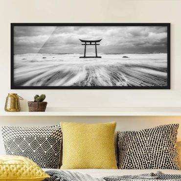 Bild mit Rahmen - Japanisches Torii im Meer - Panorama