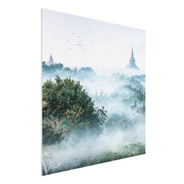Forex Fine Art Print - Morgennebel über dem Dschungel von Bagan - Quadrat 1:1