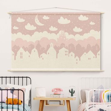 Wandteppich - Sternenhimmel mit Häusern und Mond in rosa - Hochformat 3:2