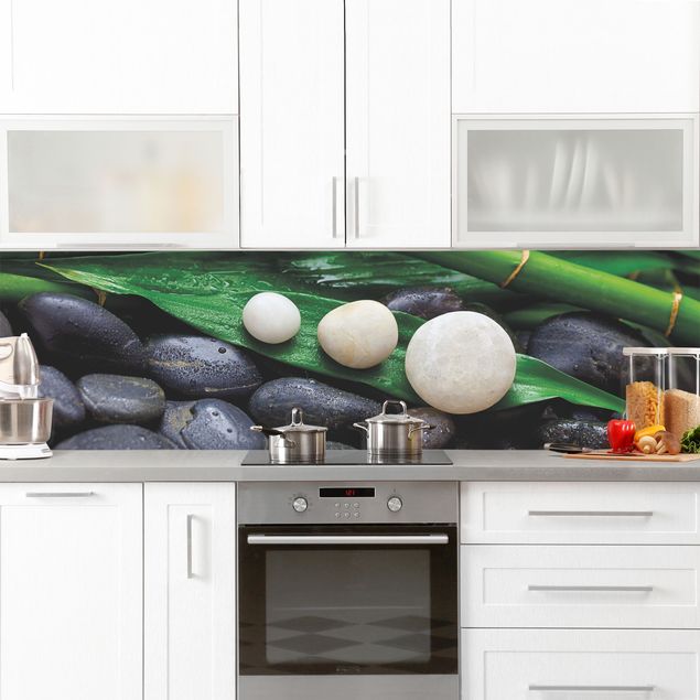 Steinoptik Küchenrückwand Folie Grüner Bambus mit Zen Steinen
