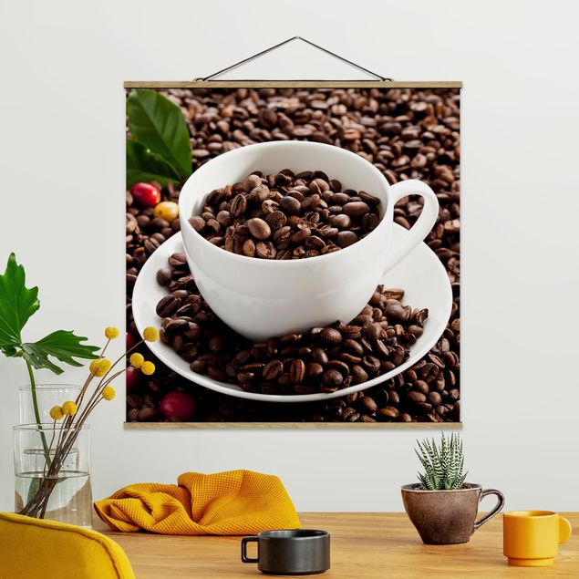 Küche Dekoration Kaffeetasse mit gerösteten Kaffeebohnen