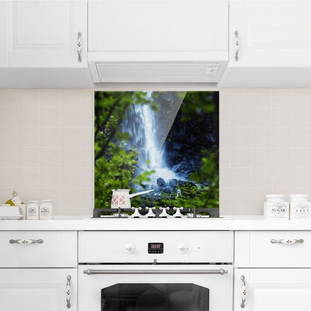 Glasrückwand Küche Blick zum Wasserfall