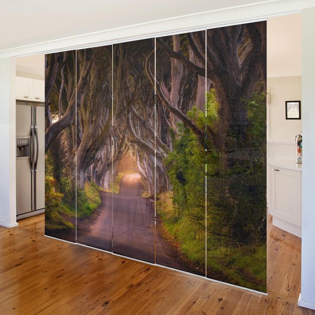 Küche Dekoration Tunnel aus Bäumen