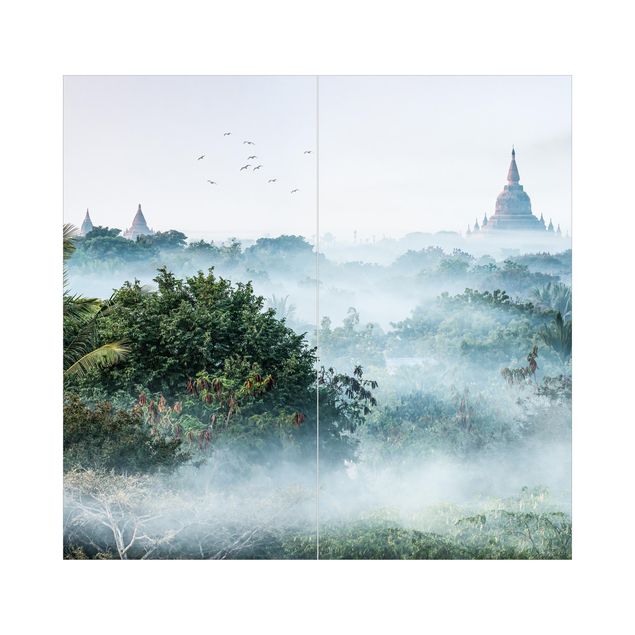Duschrückwand - Morgennebel über dem Dschungel von Bagan