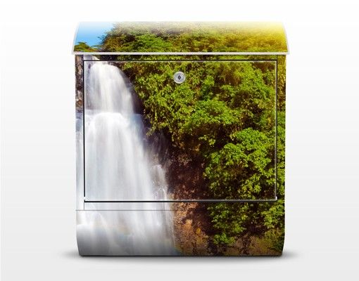grüner Briefkasten Wasserfall Romantik