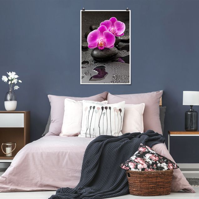 Poster Kunstdruck Pinke Orchideenblüten auf Steinen mit Tropfen