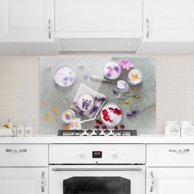 Spritzschutz Küche Glas Kräuter Essbare Blüten mit Lavendelzucker