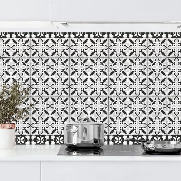 Küche Dekoration Geometrischer Fliesenmix Blüte Schwarz