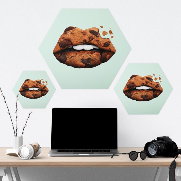 Hexagon Bild Forex - Jonas Loose - Lippen mit Keks