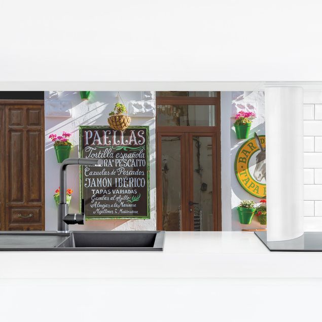 Glasrückwand Küche Bar de Tapas mit Blumentöpfen