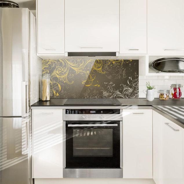 Glasrückwand Küche Muster Schnörkel in Gold und Silber