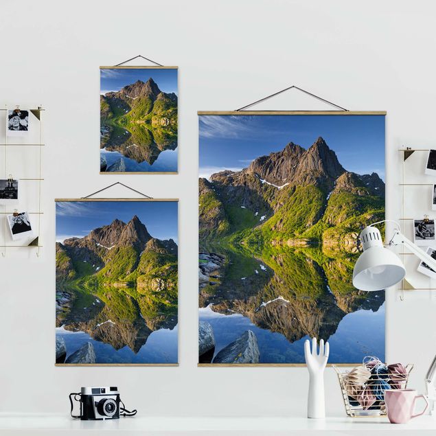 Wandbilder Modern Berglandschaft mit Wasserspiegelung in Norwegen