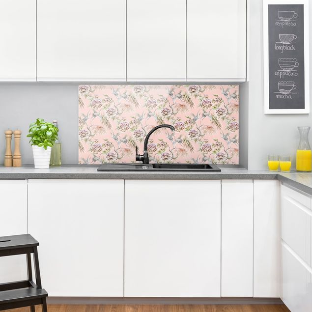Glasrückwand Küche Muster Aquarell Vögel mit großen Blüten vor Rosa