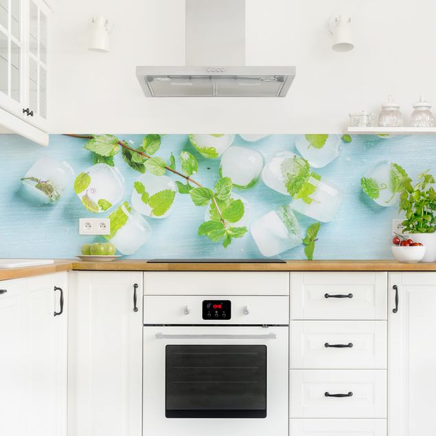 Küchenrückwand Folie Kräuter Eiswürfel mit Minzblättern