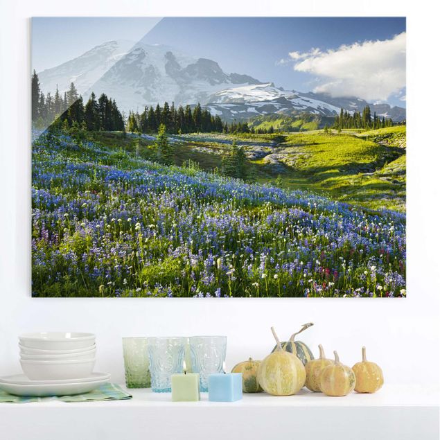 Küche Dekoration Bergwiese mit blauen Blumen vor Mt. Rainier