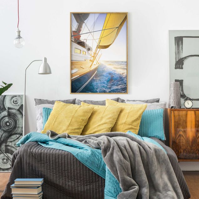 Wandbilder Landschaften Segelboot auf blauem Meer bei Sonnenschein