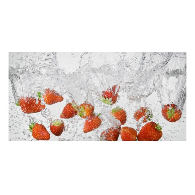 Leinwandbilder Obst Frische Erdbeeren im Wasser