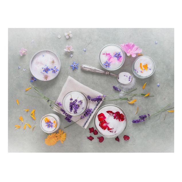 Leinwand Gewürze Essbare Blüten mit Lavendelzucker