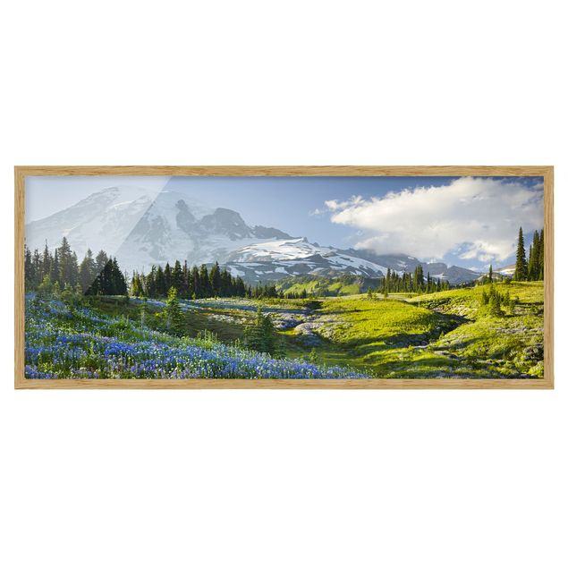 Wandbilder Landschaften Bergwiese mit blauen Blumen vor Mt. Rainier