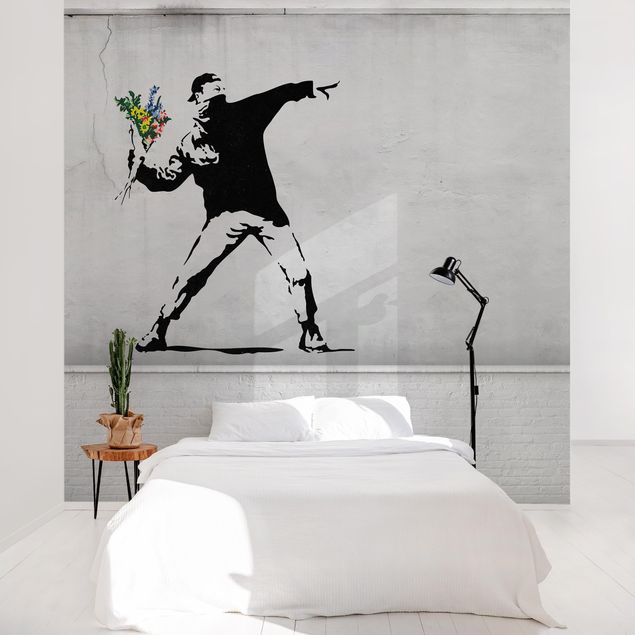 moderne Fototapete Blumenwerfer - Brandalised ft. Graffiti by Banksy