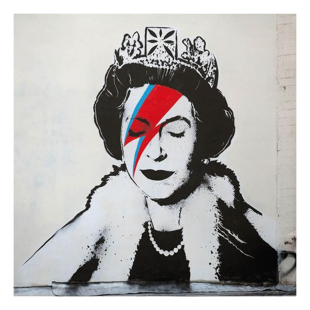 Bilder Queen Lizzie Stardust - Brandalised ft. Graffiti by Banksy