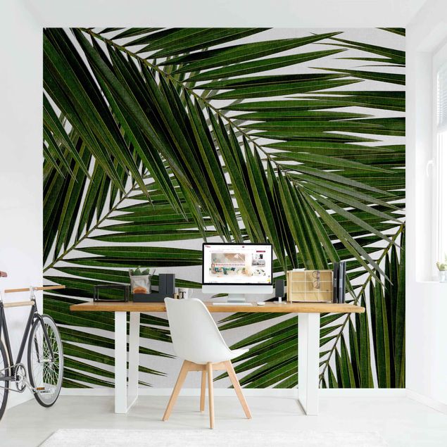Küche Dekoration Blick durch grüne Palmenblätter