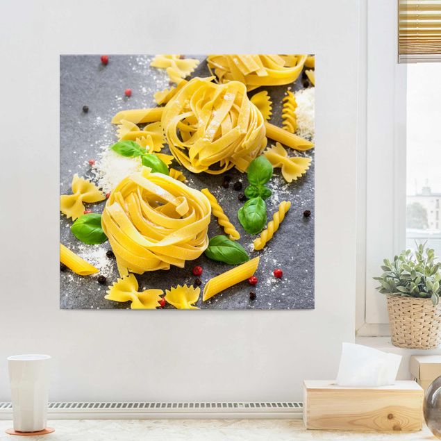 Küche Dekoration Pastamix mit Basilikum