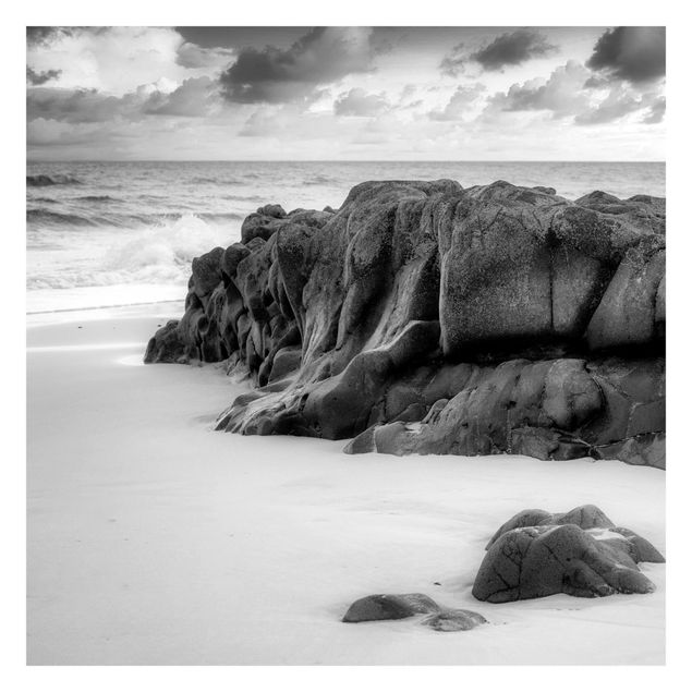 Schwarz-Weiß Tapete Felsen am Strand Schwarz-Weiß