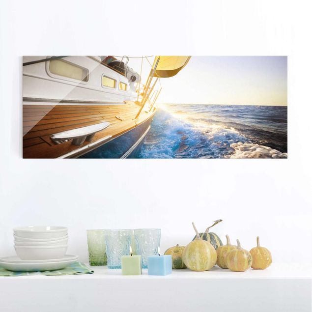 Wanddeko Küche Segelboot auf blauem Meer bei Sonnenschein