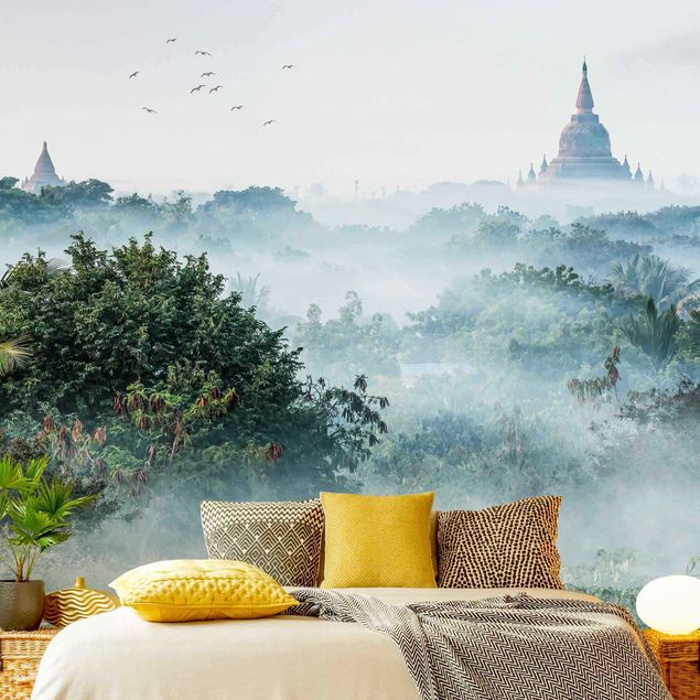 Fototapete modern Morgennebel über dem Dschungel von Bagan