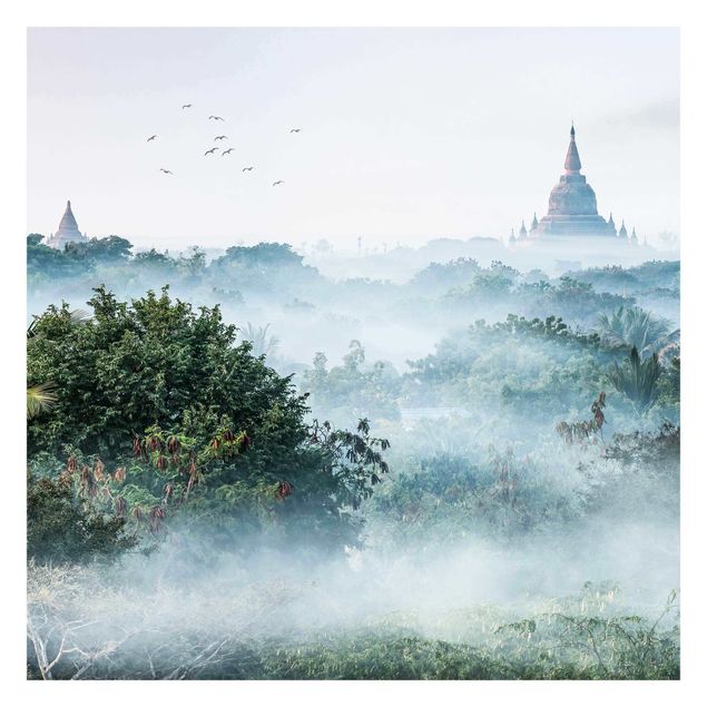 Fototapete Morgennebel über dem Dschungel von Bagan