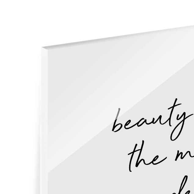Glasbild - Typografie Beauty Begins Zitat - Quadrat