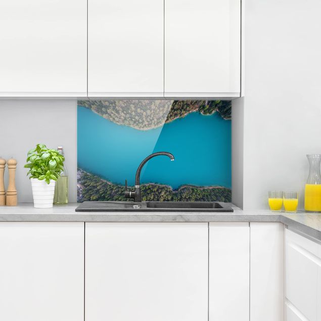 Glasrückwand Küche Luftbild - Tiefblauer See